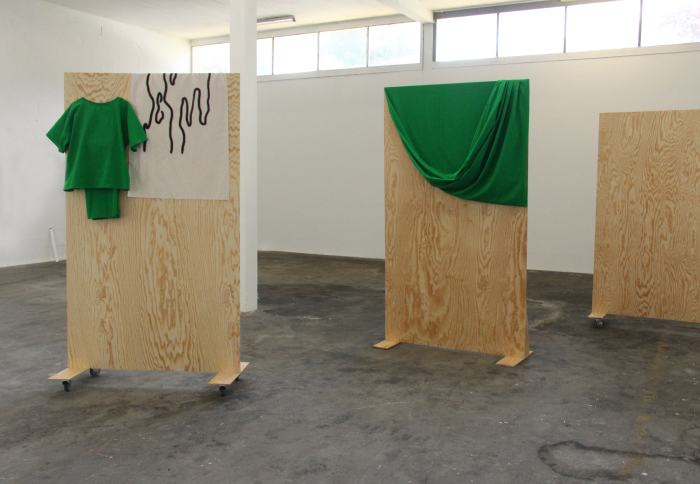 décor #1 (Du vert à l’encontre), installation de Mélanie Meystre © Maëlle Cornut / EDHEA